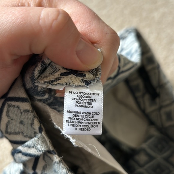 Ann Taylor Loft Shorts - Picture 3 of 4